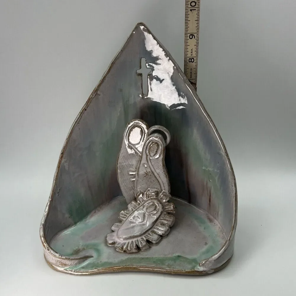 Art Pottery Nativity Scene Drip Glaze Christmas Modern Minimalist 9.5